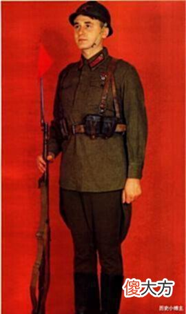 【历史故事】彩图详解: 二战期间, 苏联红军各兵种军服和单兵装备