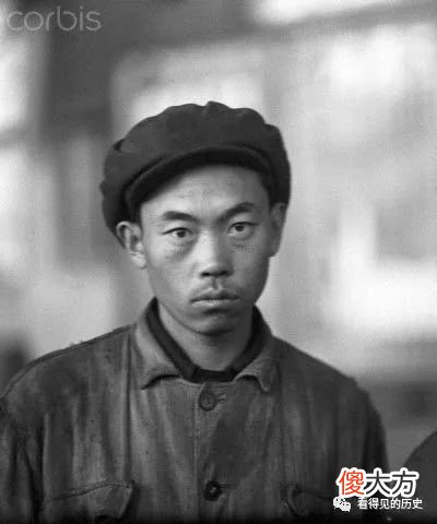 【爱历史】老照片 1971年的朝鲜工厂 辛勤工作的工人