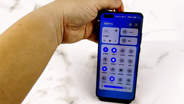 跑步运动时戴什么耳机好 运动跑步耳机哪种最好