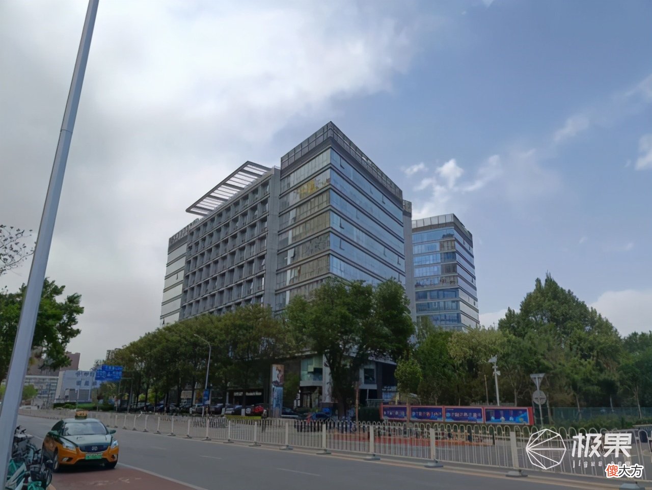 红米K40游戏手机体验 红米k305g打游戏