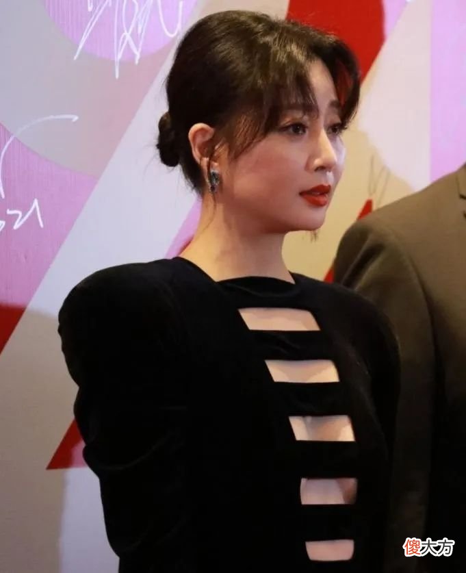 再看2021年红毯翻车的15位女星 2021女星走红毯