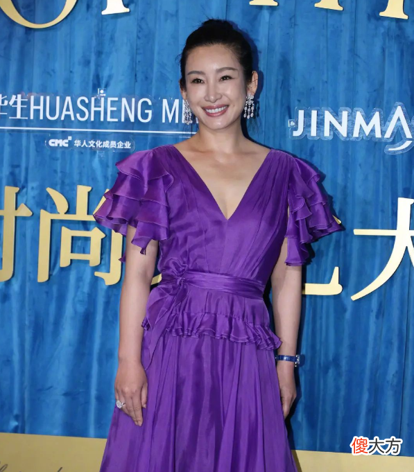 再看2021年红毯翻车的15位女星 2021女星走红毯