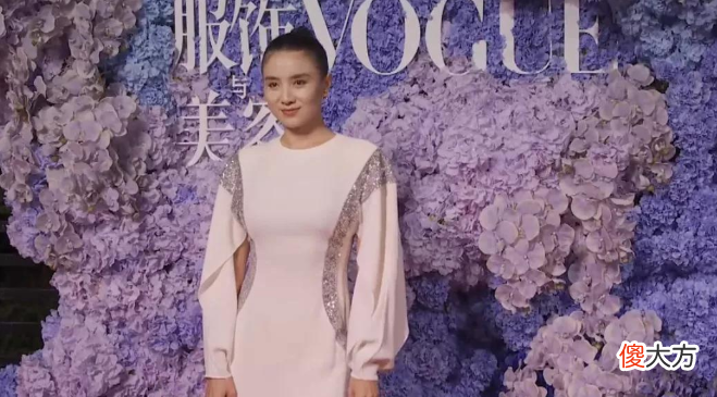 再看2021年红毯翻车的15位女星 2021女星走红毯