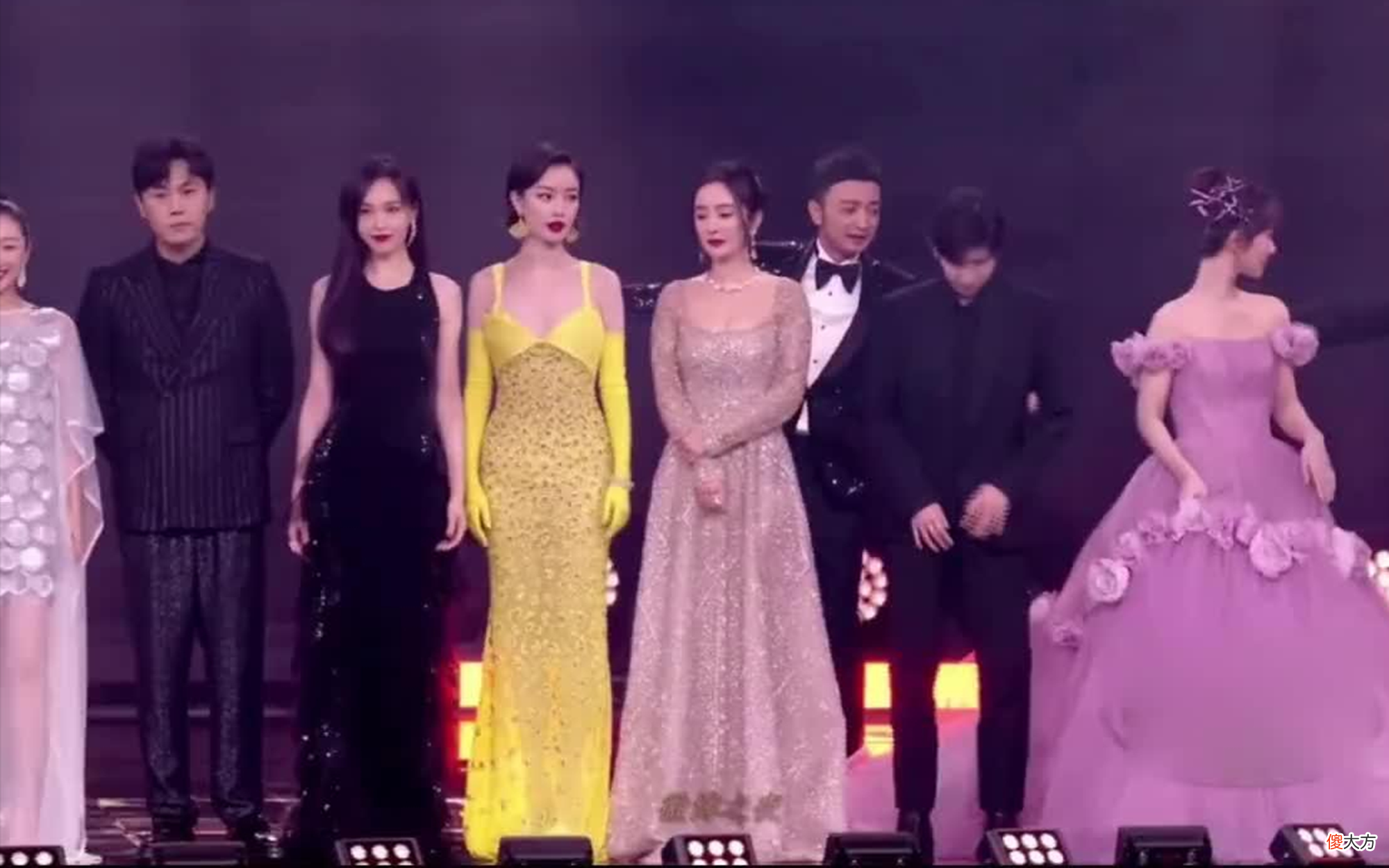 再看2021年红毯翻车的15位女星 2021女星走红毯