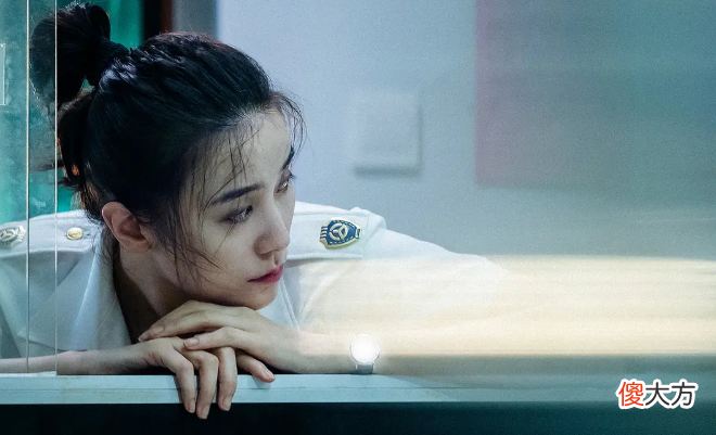 再看2021年红毯翻车的15位女星 2021女星走红毯