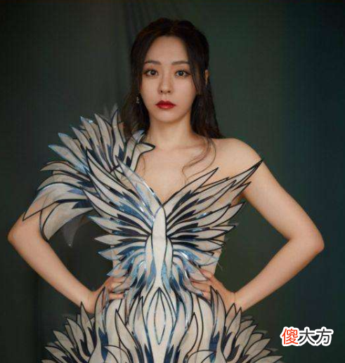 再看2021年红毯翻车的15位女星 2021女星走红毯