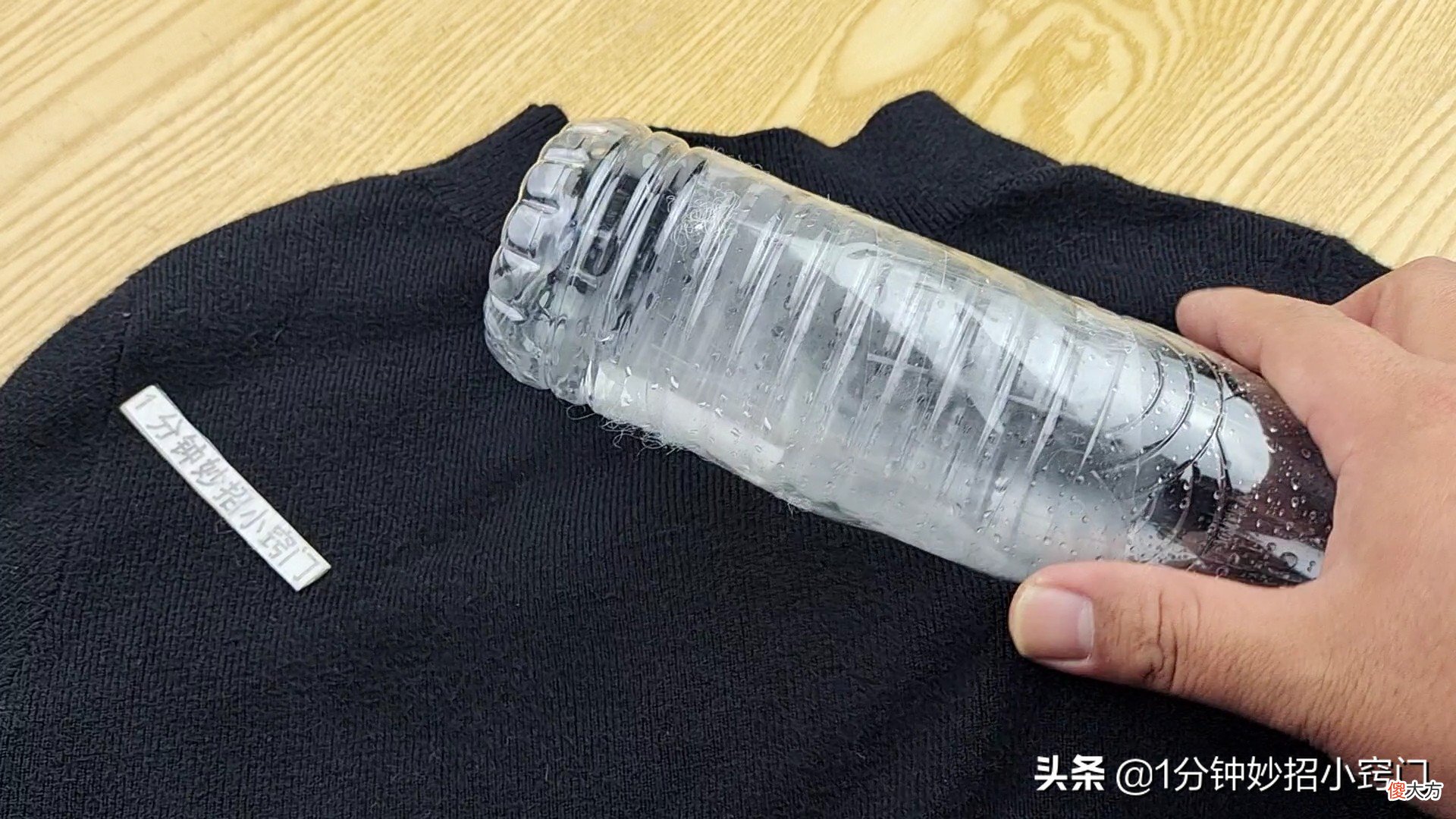 衣服粘毛谁还买滚刷 能粘掉衣服毛的滚轮刷子