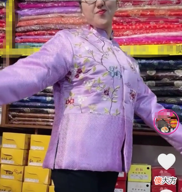 90后寿衣女模特 90后寿衣女模特:亲手为逝者化妆穿衣