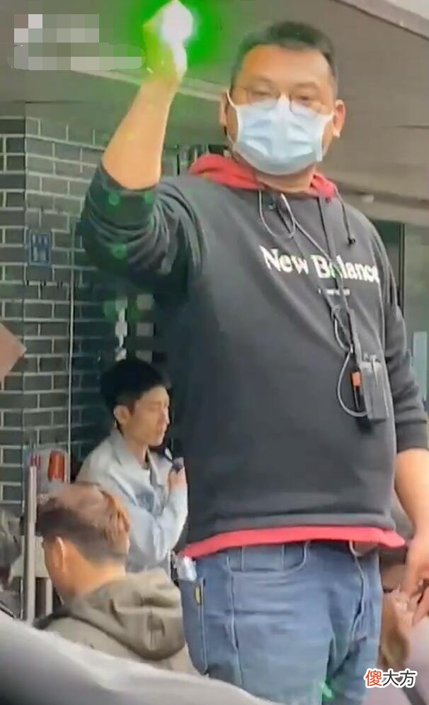 拍摄者手机损坏索要赔偿