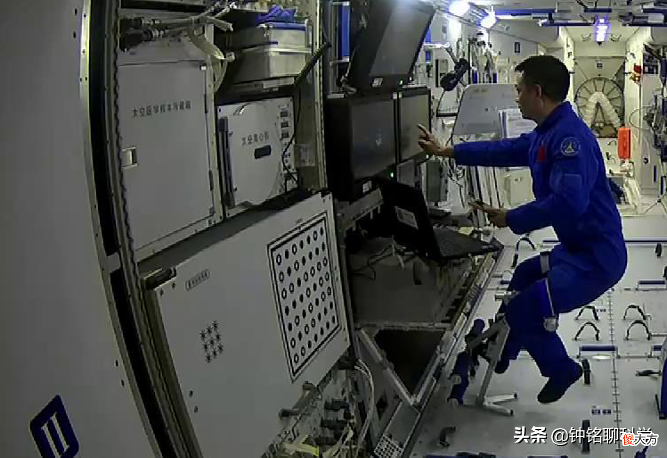 6个月不洗澡不洗衣服 六个月不洗澡