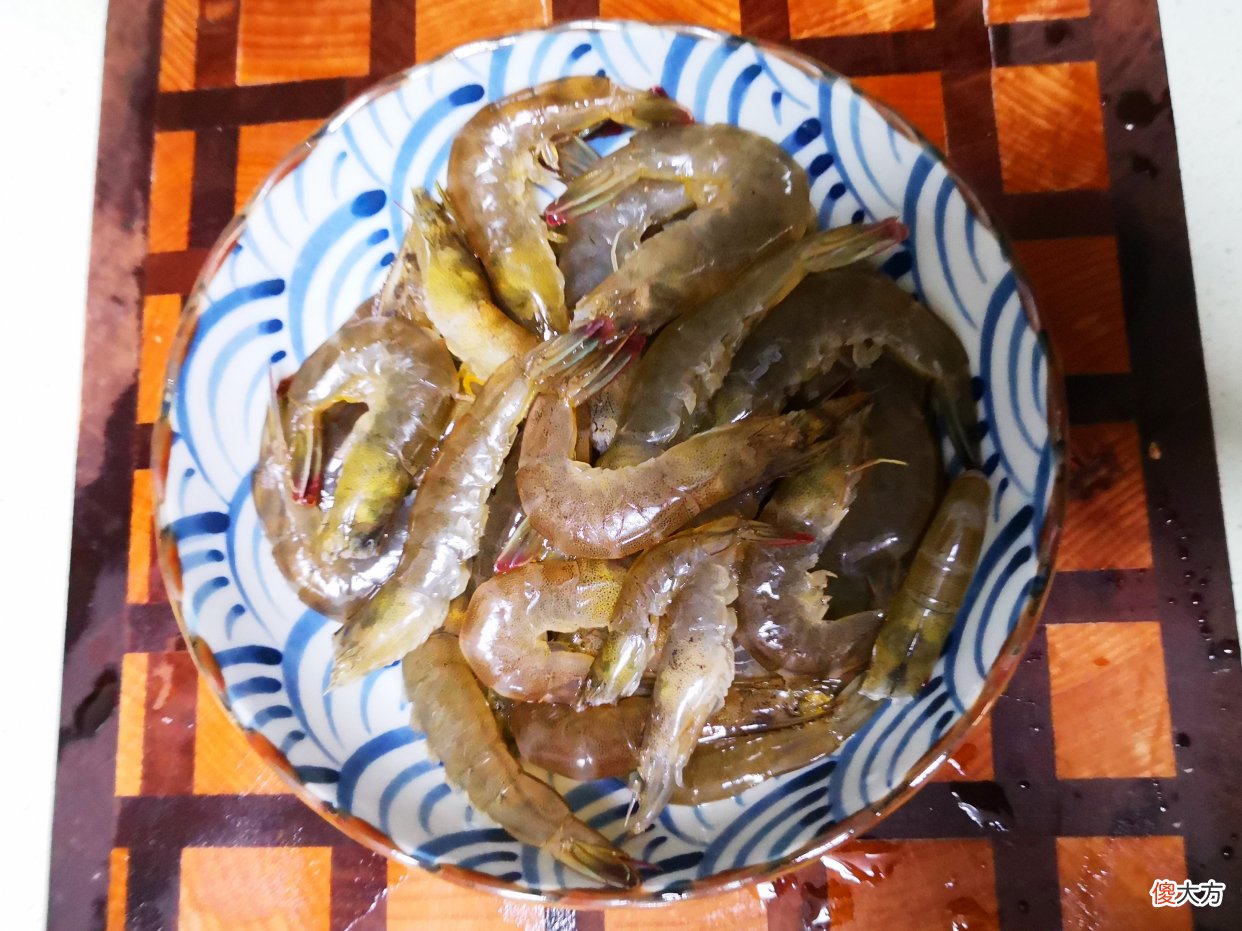 大虾这样做太香了 用这种方法做出的大虾:鲜嫩又好吃,实在是太香了!