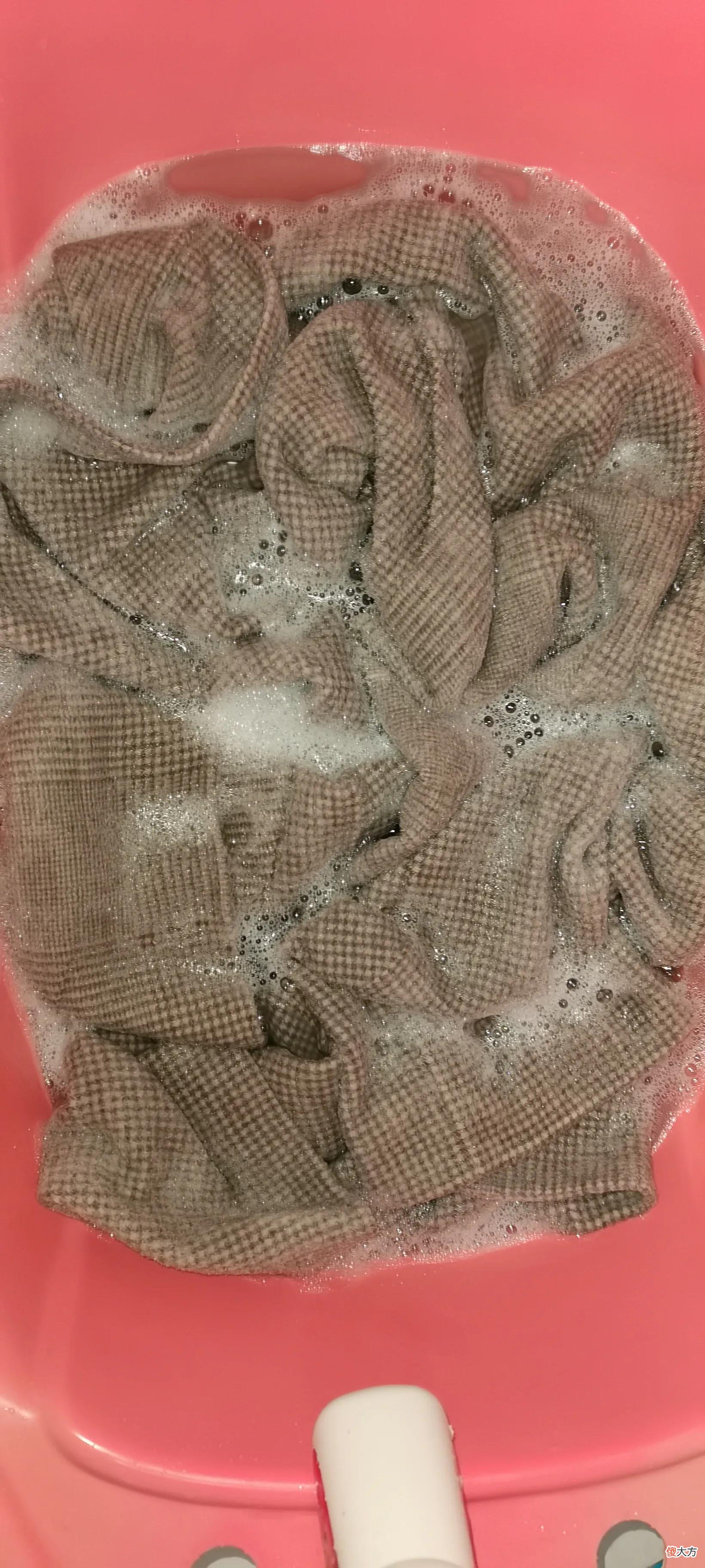 百分百纯羊毛大衣到底能不能水洗 羊毛大衣可以直接水洗吗