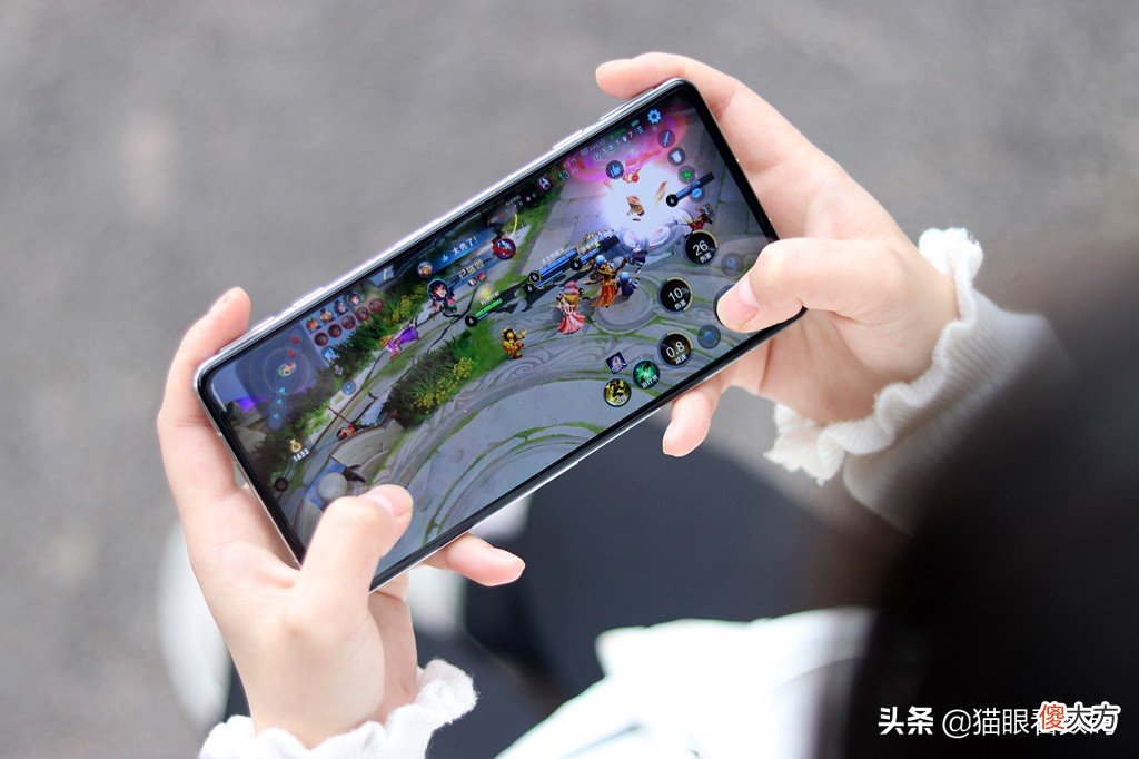 游戏手机只要堆硬件就可以了吗 游戏手机有必要吗