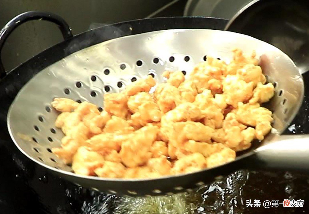 鸡胸肉别再水煮了 鸡胸肉别再水煮了,这样做好吃到舔盘子!