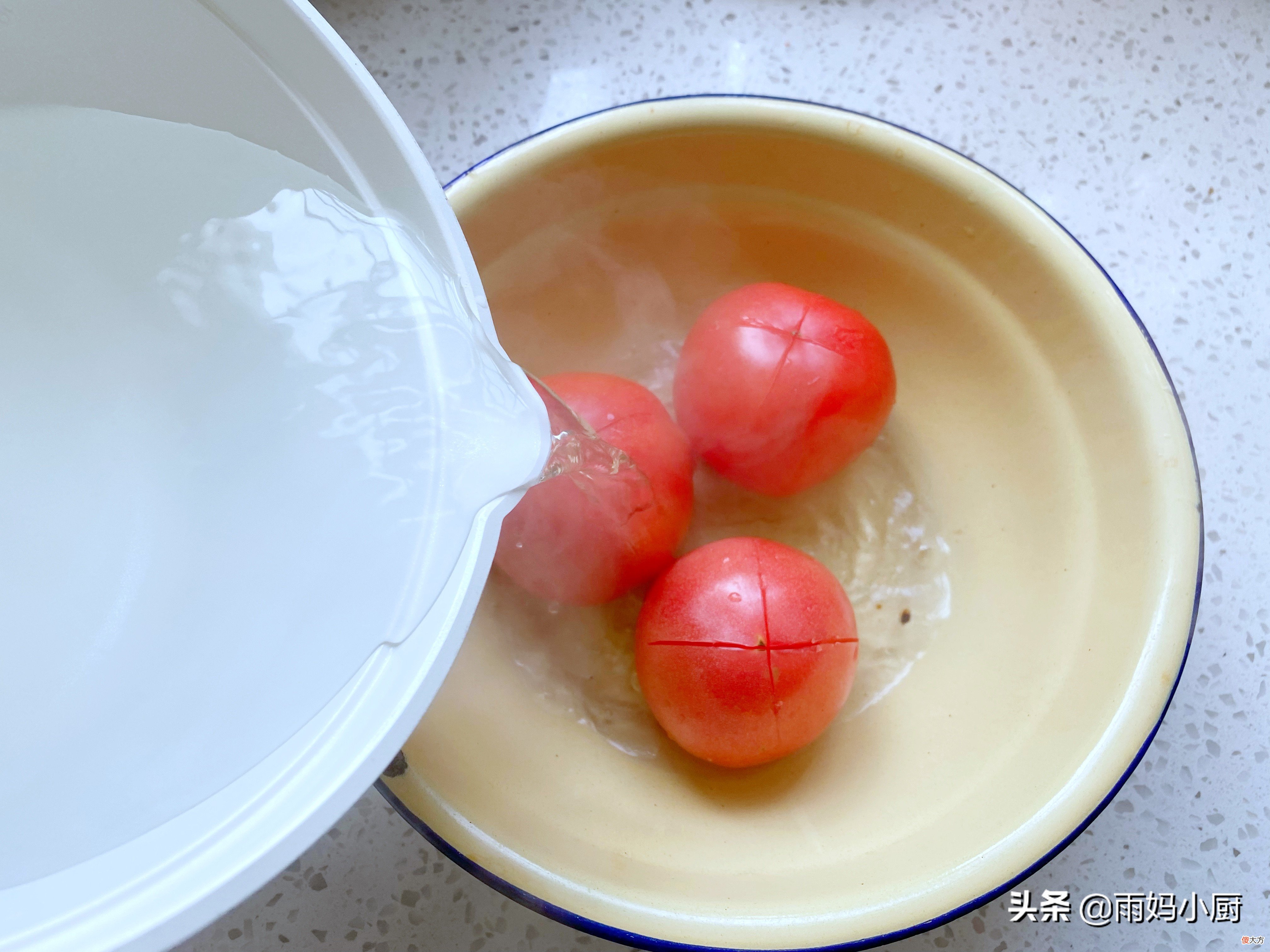 西红柿炖牛肉怎么做才能软烂又好吃 番茄炖牛肉怎么做才软烂好吃