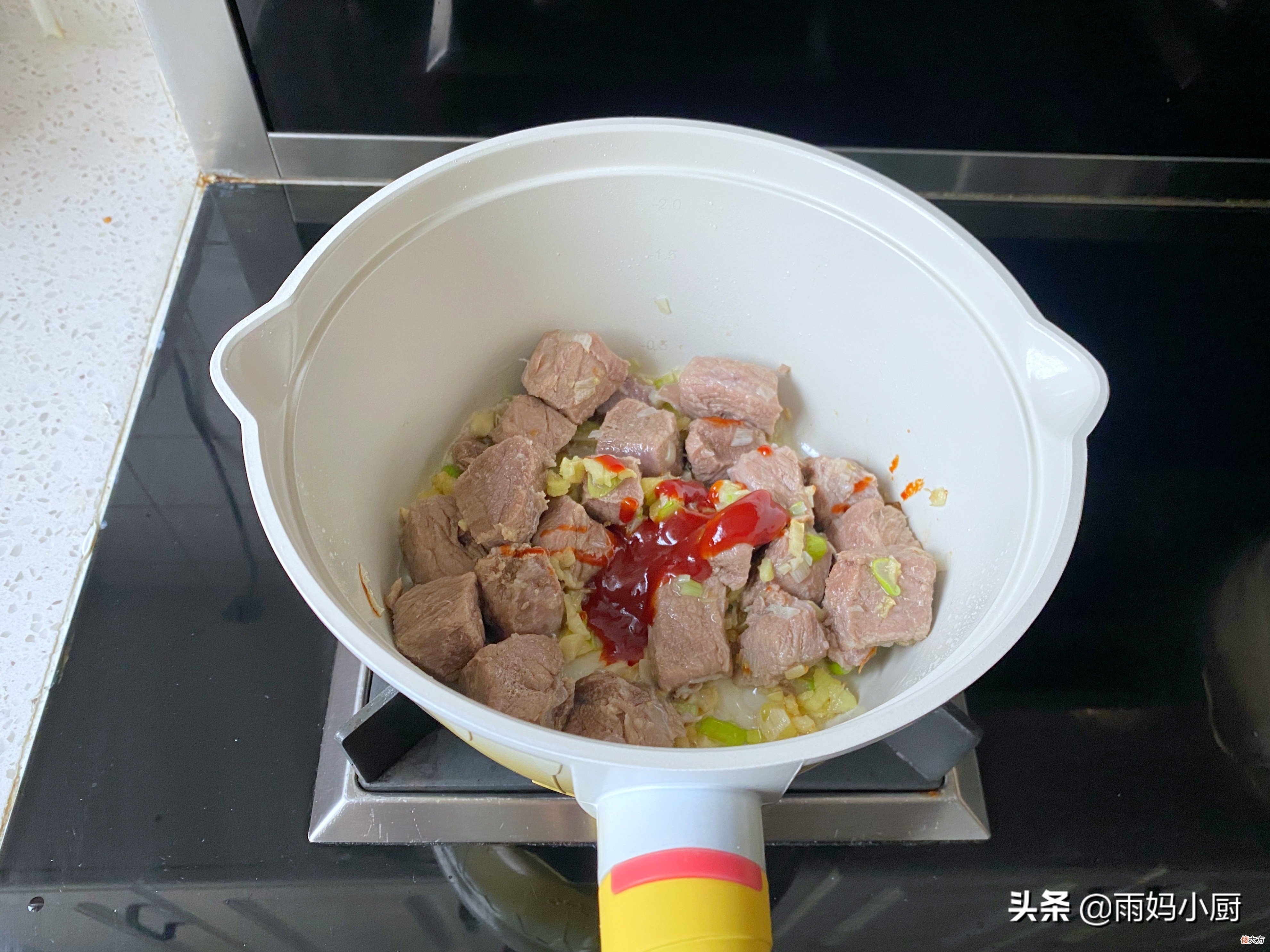西红柿炖牛肉怎么做才能软烂又好吃 番茄炖牛肉怎么做才软烂好吃