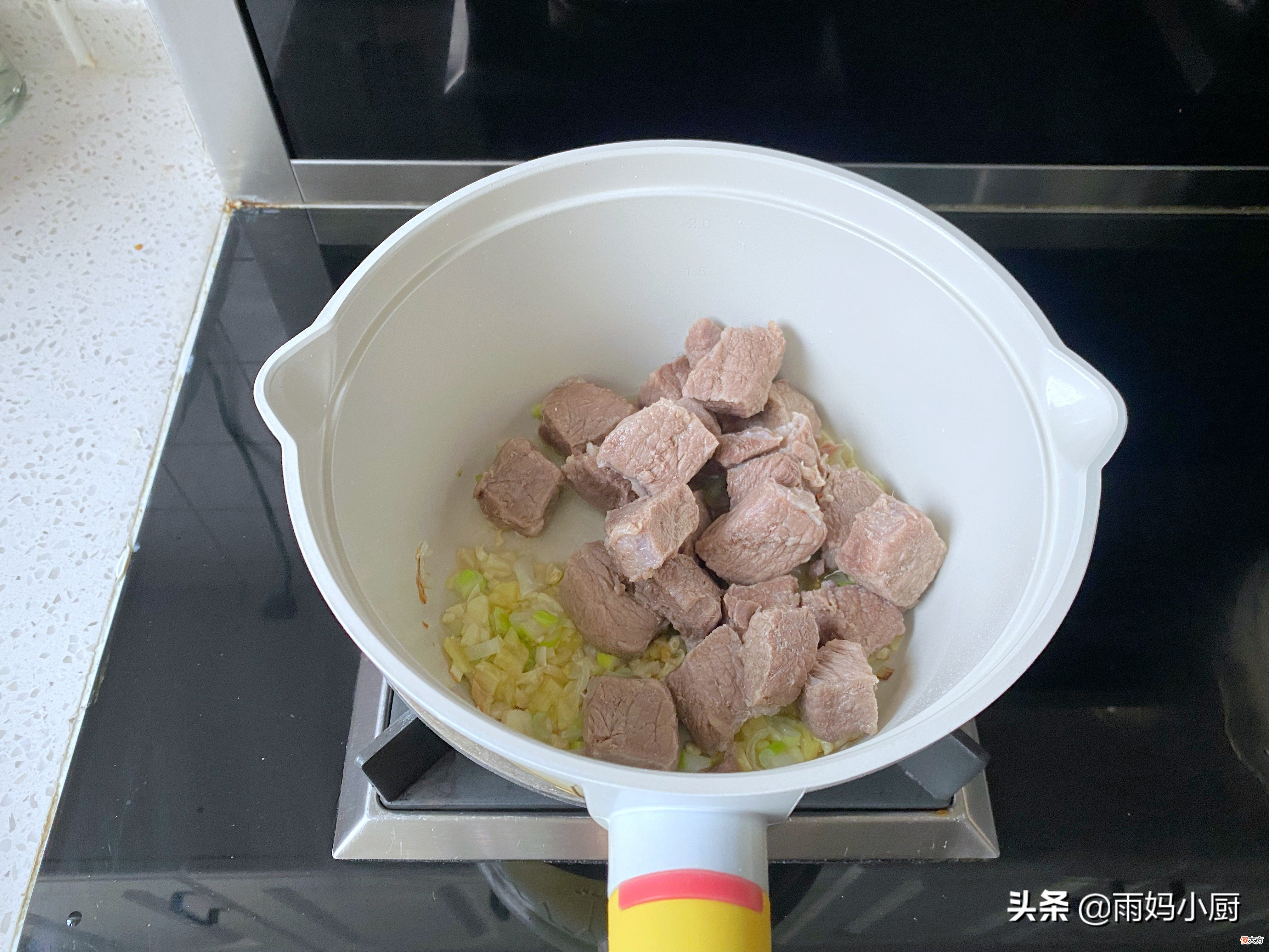西红柿炖牛肉怎么做才能软烂又好吃 番茄炖牛肉怎么做才软烂好吃