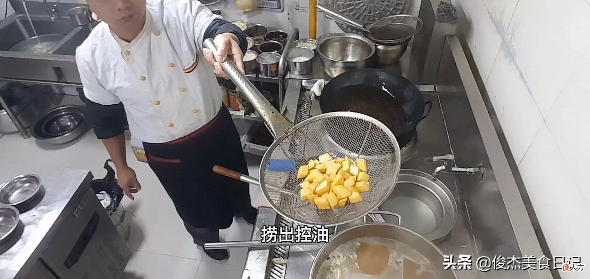 快餐店里的牛肉土豆盖浇饭非常好吃 牛肉土豆盖浇饭的做法大全