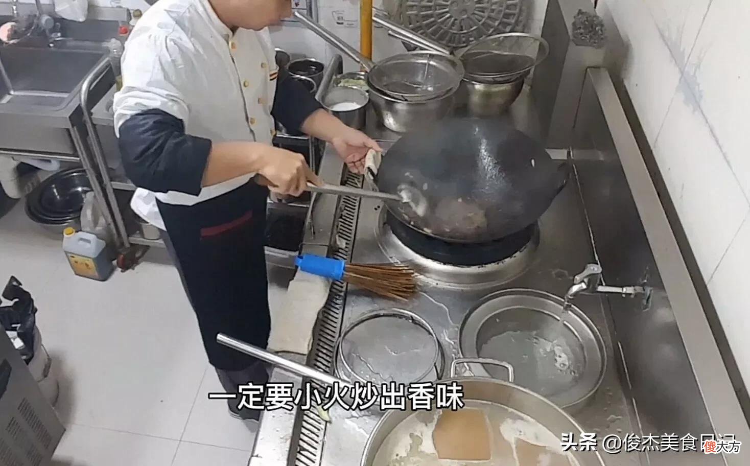 快餐店里的牛肉土豆盖浇饭非常好吃 牛肉土豆盖浇饭的做法大全