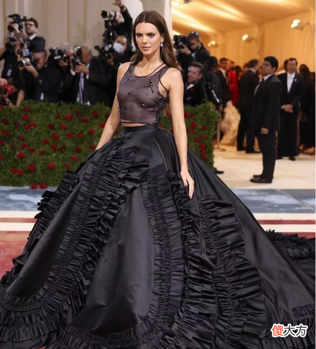 【就爱时尚】2022年 Met Gala美貌气质着装最佳十大女星，她的礼服艳惊全场