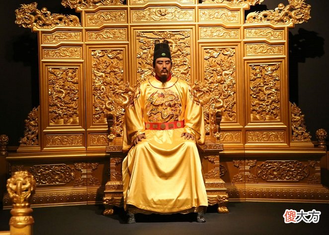 【历史故事】朱元璋私访寺庙拜佛，问道：朕要下跪吗？方丈机智回答救全寺性命