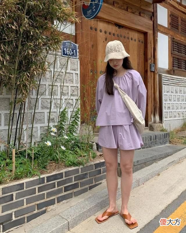 【就爱时尚】什么老爹鞋小白鞋都收起来吧！听我说：夏天的美，只有拖鞋才能懂