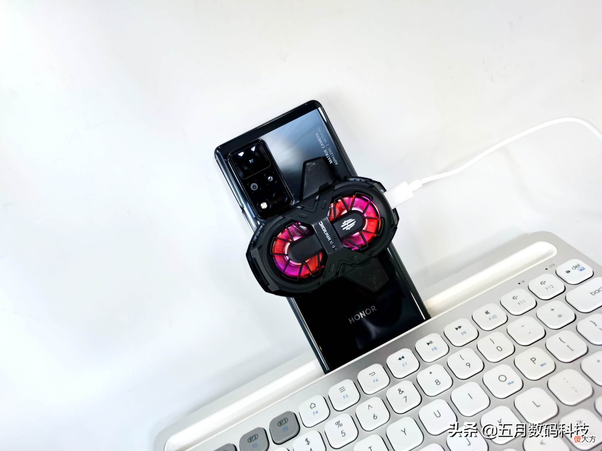 努比亚红魔散热背夹 努比亚红魔散热背夹价格知乎