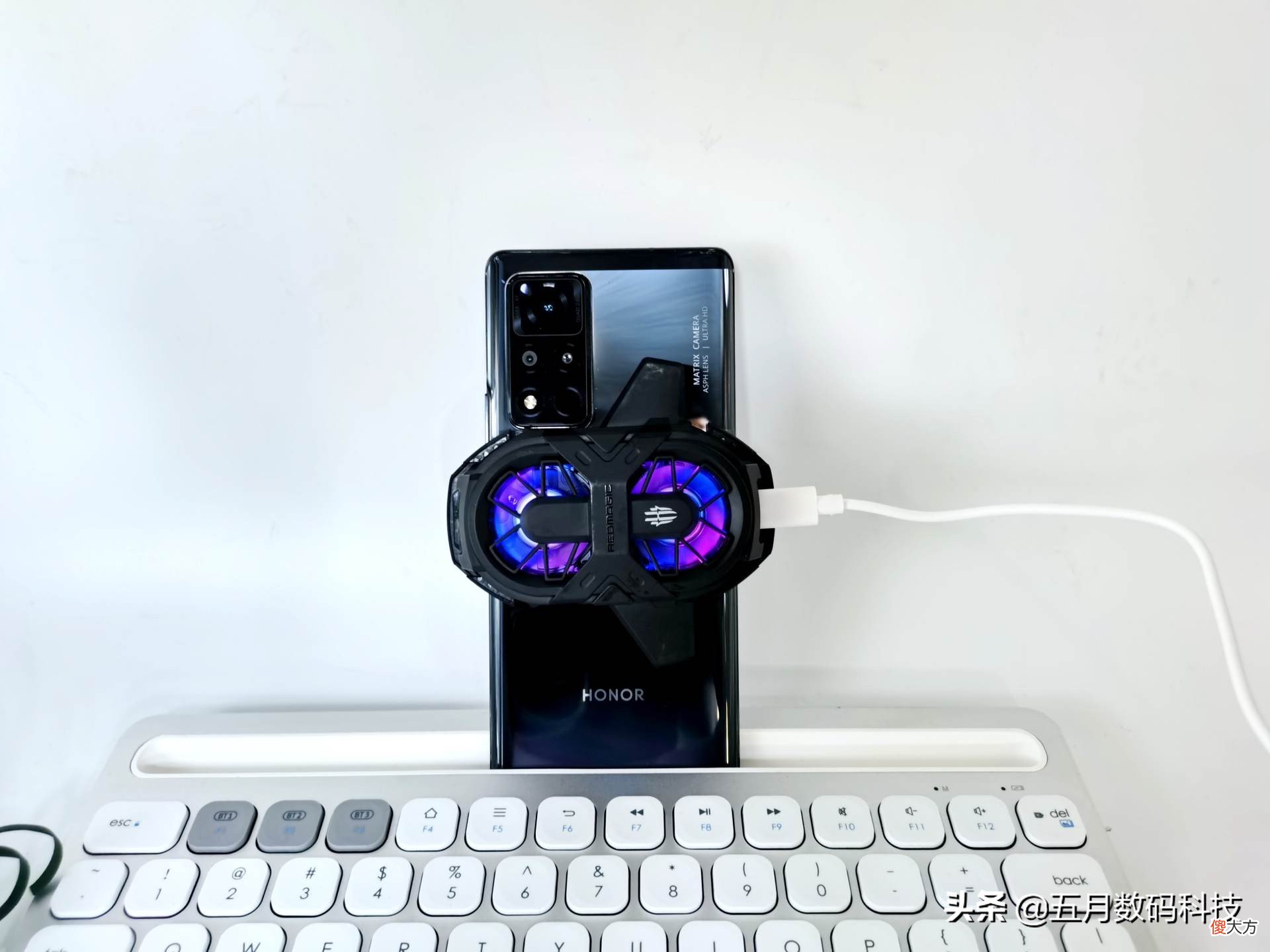 努比亚红魔散热背夹 努比亚红魔散热背夹价格知乎