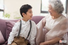 “孙子”和“外孙”的差别有多大？听听老人们的回答，扎心又真实