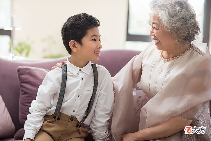 “孙子”和“外孙”的差别有多大？听听老人们的回答，扎心又真实