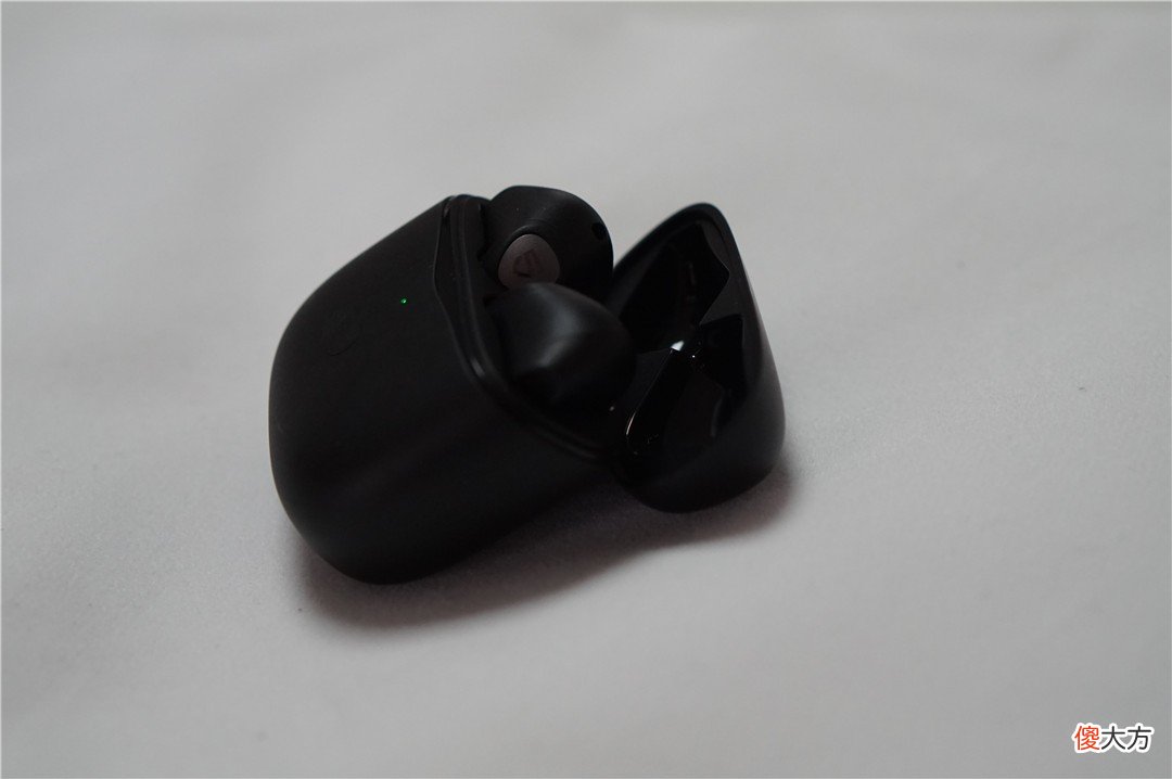 最小的蓝牙耳机 最小的蓝牙耳机图片
