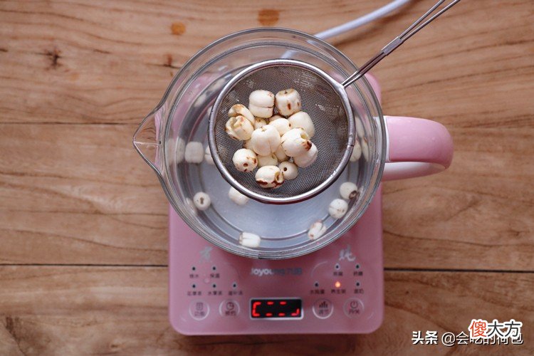 吃莲子和红枣有什么用 莲子与红枣有什么功效