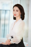 【就爱时尚】中年女人不显老的秘密是什么？原因在这3点
