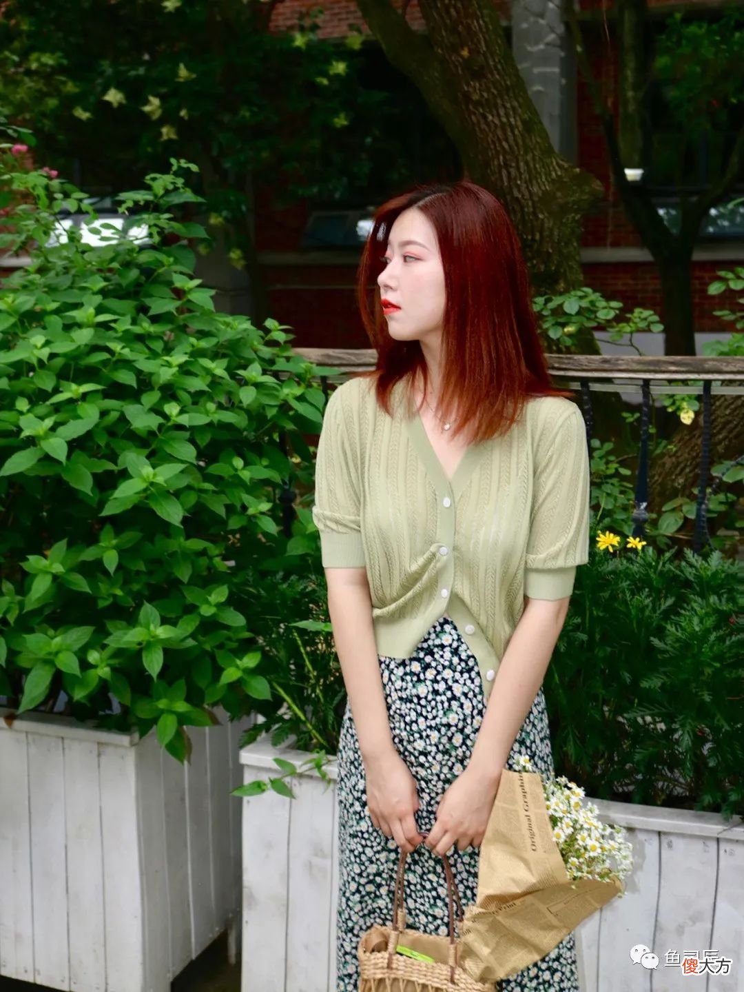 【时尚一点】女生夏日高级穿搭指南！绿色针织开衫＋半身裙高贵洋气，漂亮大方