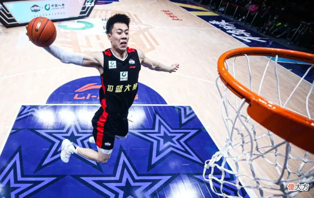 连续4场神秘消失!郭艾伦终于露面了!脚上那双AJ却不见了