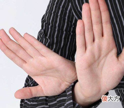 女人双手断掌好吗