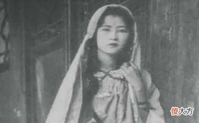 【历史故事】徐志摩爱慕俞珊，曾为她捧痰盂，陆小曼怒称：她是谁都可用的茶杯