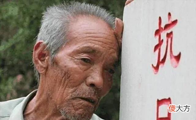 【历史故事】他被日军杀害时仅13岁，让日军全军覆没，发小为报恩情守墓58年