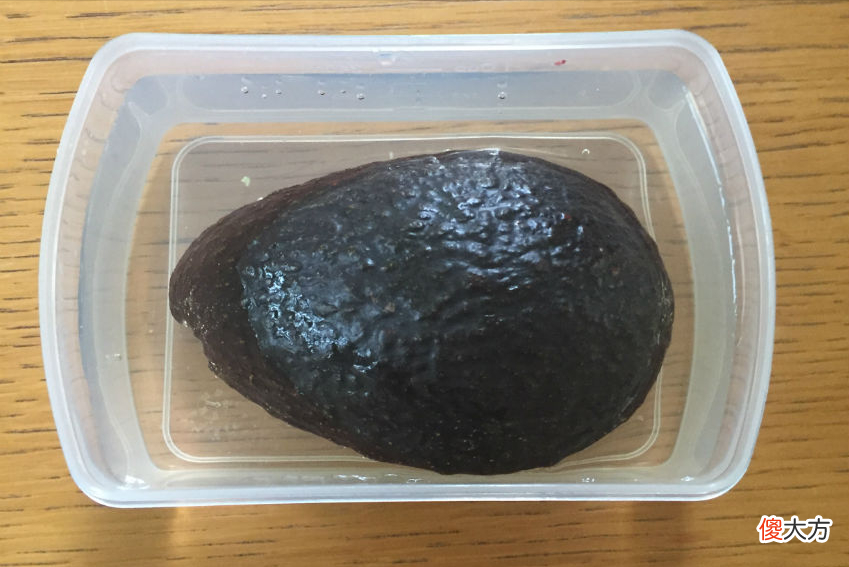 冰箱那半个变黄的牛油果还能用吗 牛油果放冰箱变色还能吃吗