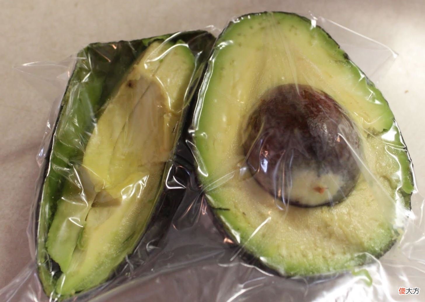 冰箱那半个变黄的牛油果还能用吗 牛油果放冰箱变色还能吃吗