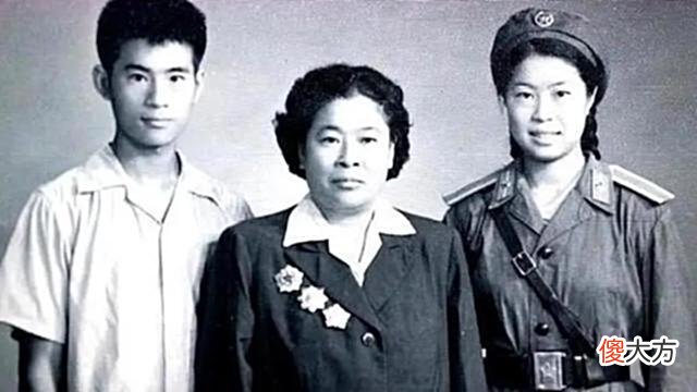 【爱历史】新四军的高级将领，他惨遭叛徒出卖牺牲，他的妻子是武当女侠