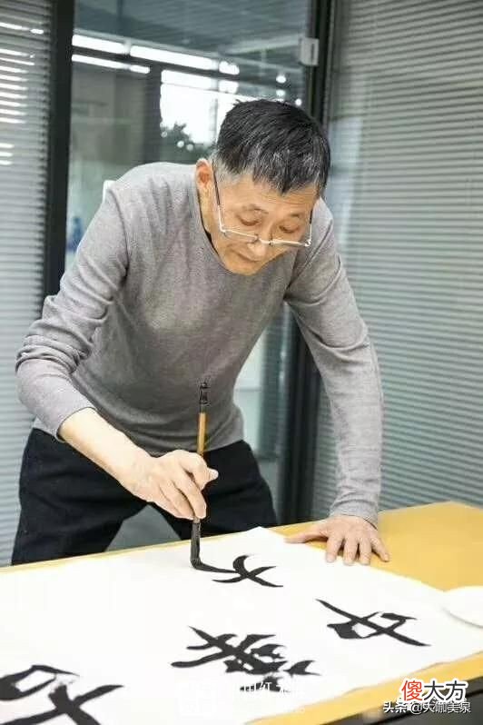 孙仲汇谈两枚脱谱的古钱币，竟有金质刀币太稀少了