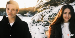 向佐晒与老婆孩子雪地大片，郭碧婷被夸绝美，一家三口画面温馨