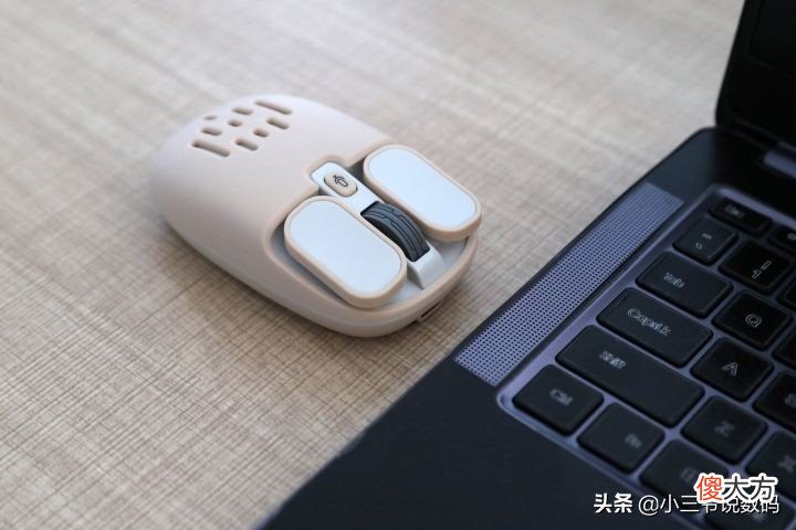 全新升级的高颜值智能语音鼠标 好帅智能语音鼠标