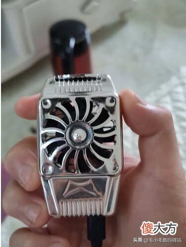 手机散热背夹是真实有效 手机散热背夹真的有用吗