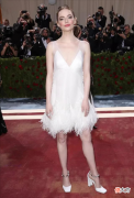 【时尚一点】Met Gala“时尚春晚”，谷爱凌御姐范，马斯克搞怪，卡戴珊有新欢