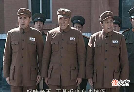 【历史故事】丁伟出事后，曾托人带给李云龙一物，李云龙自杀前还在为此羞愧