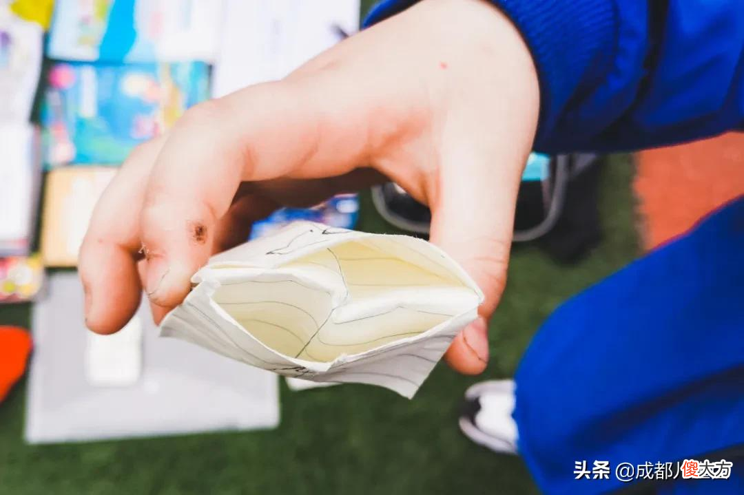 翻了11个小学生的书包 小学生翻别人的书包
