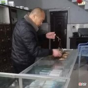 最无奈的坚守，有谁还见过用克称的老中医吗