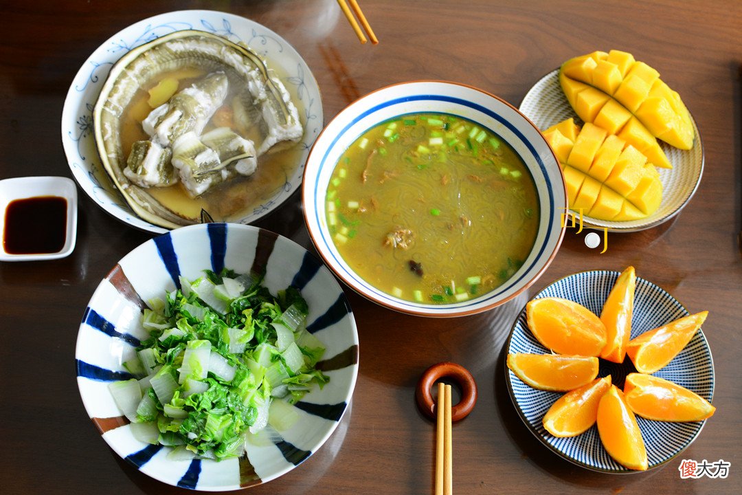 38元买了一条沙鳗蒸着吃太鲜美，我家周末午餐，好吃又好看